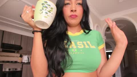  In instagram dayhannanoemi online show from April 11, 2:10 pm