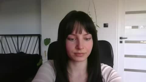 Noemi online show from March 18, 1:39 pm