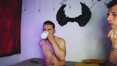 noha_and_iam1 online show from April 19, 11:33 am