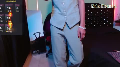 Noha Thomson online show from September 30, 8:52 pm