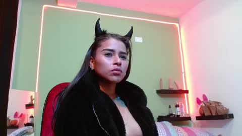 Noha Thomson online show from February 14, 2:18 am