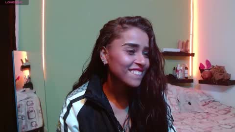 Noha Thomson online show from February 25, 9:15 pm