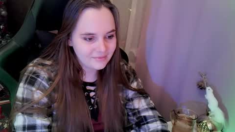 noir_ember_ online show from January 15, 2:48 pm