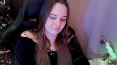 noir_ember_ online show from January 9, 2:01 pm