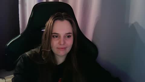 noir_ember_ online show from September 29, 11:20 am