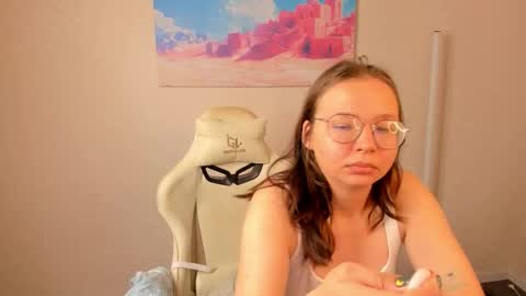 Snapshot of noora_moore chatting on September 24, 12:17 am NOORA online show from September 24, 12:17 am