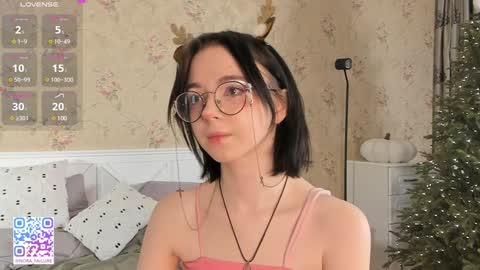 Nora Failure online show from December 24, 9:39 am