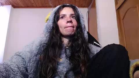 noreen_ online show from February 1, 9:12 pm