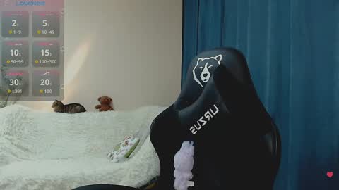 hi glad to chat online show from April 15, 1:36 pm