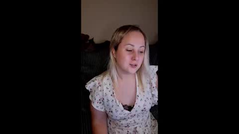 hi glad to chat online show from October 1, 1:54 pm