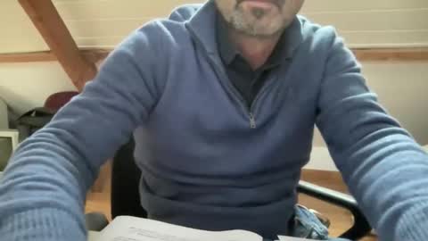 Snapshot of noux69 chatting on October 17, 3:05 pm noux69 online show from October 17, 3:05 pm