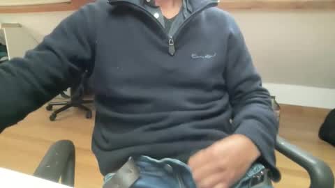 Snapshot of noux69 chatting on October 7, 2:13 pm noux69 online show from October 7, 2:13 pm