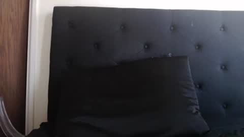 Olivia online show from November 7, 6:54 pm