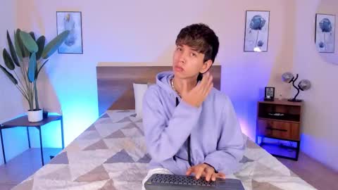 NovayBrian online show from December 4, 4:45 am