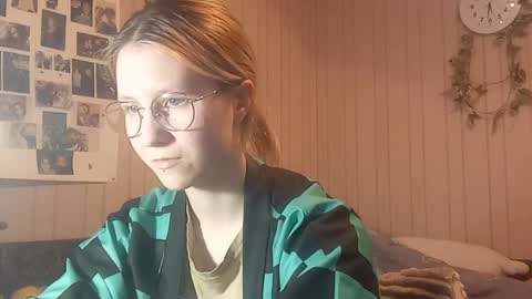 Sari  It is my first day  online show from February 10, 2:31 pm