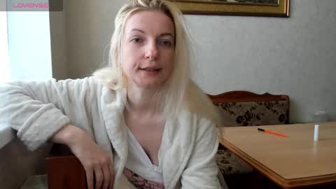 Nowelly online show from September 22, 6:17 am