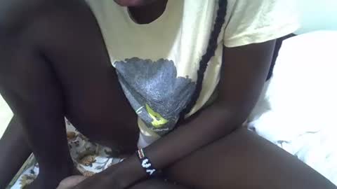 nunu_40 online show from February 16, 10:24 am