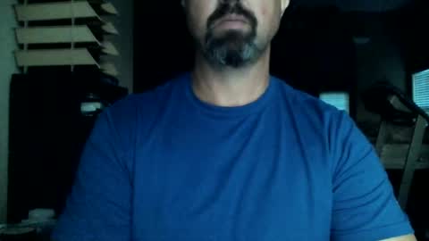 nvrenuff1979 online show from June 22, 10:23 am