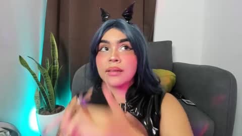 Nia online show from September 30, 12:10 am