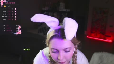 Snapshot of oceaneyesbb chatting on December 5, 3:12 pm Ellen- online show from December 5, 3:12 pm