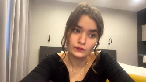 Snapshot of odeliadaidone chatting on October 22, 5:21 am Noelle online show from October 22, 5:21 am
