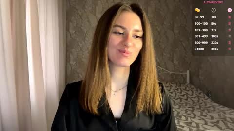 Mia online show from December 18, 9:26 am