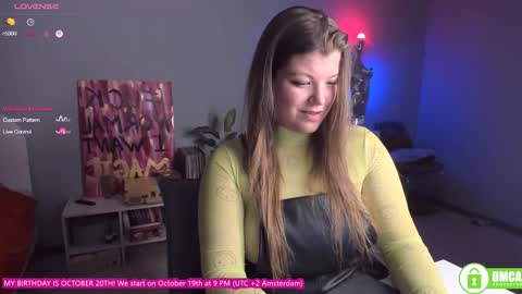 Snapshot of oh_adaline chatting on October 17, 10:03 pm Adaline  new account - help me get new subscribers 3 online show from October 17, 10:03 pm