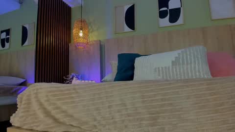 Holly online show from November 24, 11:20 am