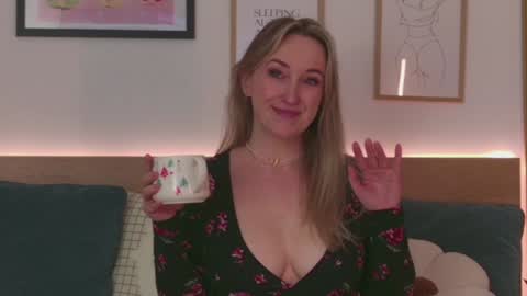 Kourtney online show from January 9, 11:36 am