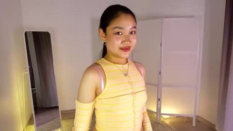Laura online show from October 22, 2:08 pm