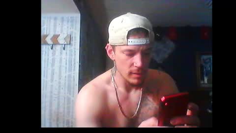 Snapshot of oh_you_know69 chatting on December 31, 8:34 pm who dares  toss me some  tips lets have fun online show from December 31, 8:34 pm