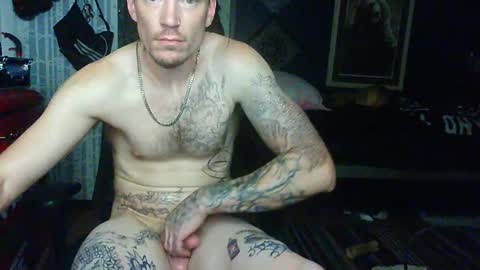 Snapshot of oh_you_know69 chatting on September 11, 9:54 am who dares  toss me some  tips lets have fun online show from September 11, 9:54 am