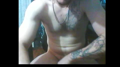 Snapshot of oh_you_know69 chatting on December 26, 8:32 pm who dares  toss me some  tips lets have fun online show from December 26, 8:32 pm