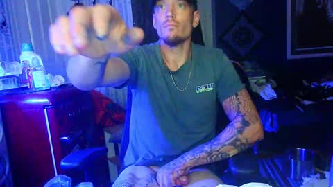 Snapshot of oh_you_know69 chatting on October 8, 9:48 am who dares  toss me some  tips lets have fun online show from October 8, 9:48 am