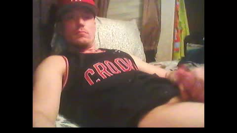 Snapshot of oh_you_know69 chatting on February 22, 7:23 am who dares  toss me some  tips lets have fun online show from February 22, 7:23 am