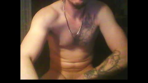 Snapshot of oh_you_know69 chatting on February 4, 11:05 am who dares  toss me some  tips lets have fun online show from February 4, 11:05 am