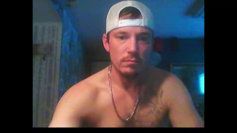 Snapshot of oh_you_know69 chatting on February 6, 12:22 am who dares  toss me some  tips lets have fun online show from February 6, 12:22 am