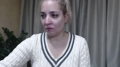 Mari online show from December 3, 4:40 pm