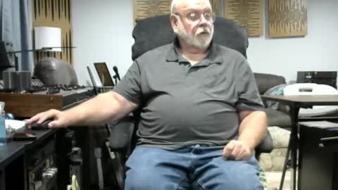 old_guy111 online show from October 14, 3:31 am