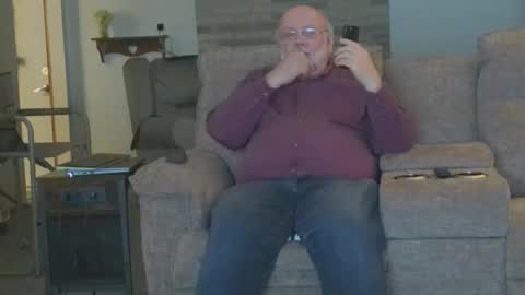 old_guy111 online show from February 19, 2:11 am