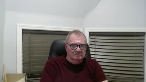Snapshot of oldguybigd chatting on October 16, 2:00 am oldguybigd online show from October 16, 2:00 am