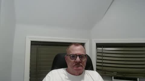 Snapshot of oldguybigd chatting on September 11, 5:31 am oldguybigd online show from September 11, 5:31 am