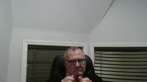 Snapshot of oldguybigd chatting on September 30, 4:45 am oldguybigd online show from September 30, 4:45 am