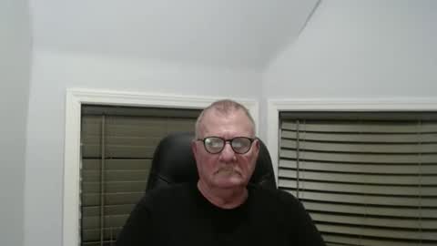 Snapshot of oldguybigd chatting on September 28, 6:11 am oldguybigd online show from September 28, 6:11 am