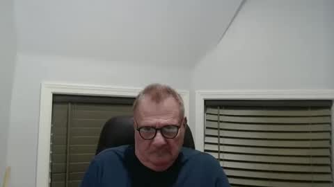 Snapshot of oldguybigd chatting on October 15, 1:09 am oldguybigd online show from October 15, 1:09 am