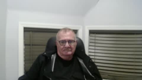 Snapshot of oldguybigd chatting on September 27, 6:00 am oldguybigd online show from September 27, 6:00 am