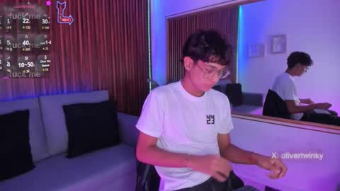 oliver20__ online show from March 28, 7:54 am