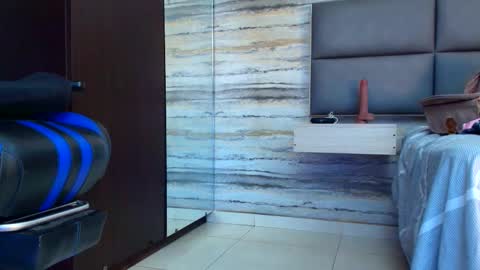 Oliver  online show from December 18, 12:50 am