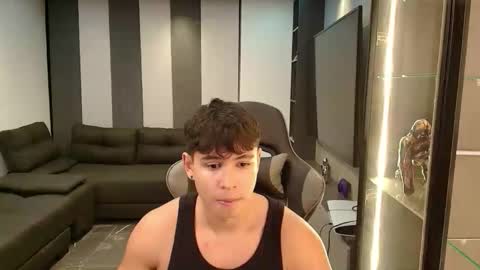 Oliver bray online show from March 14, 2:15 am