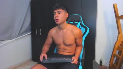 Oliver bray online show from November 30, 11:45 pm